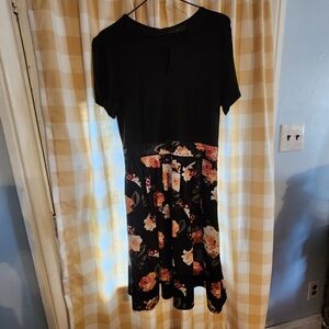 Chic Black Floral Midi Dress